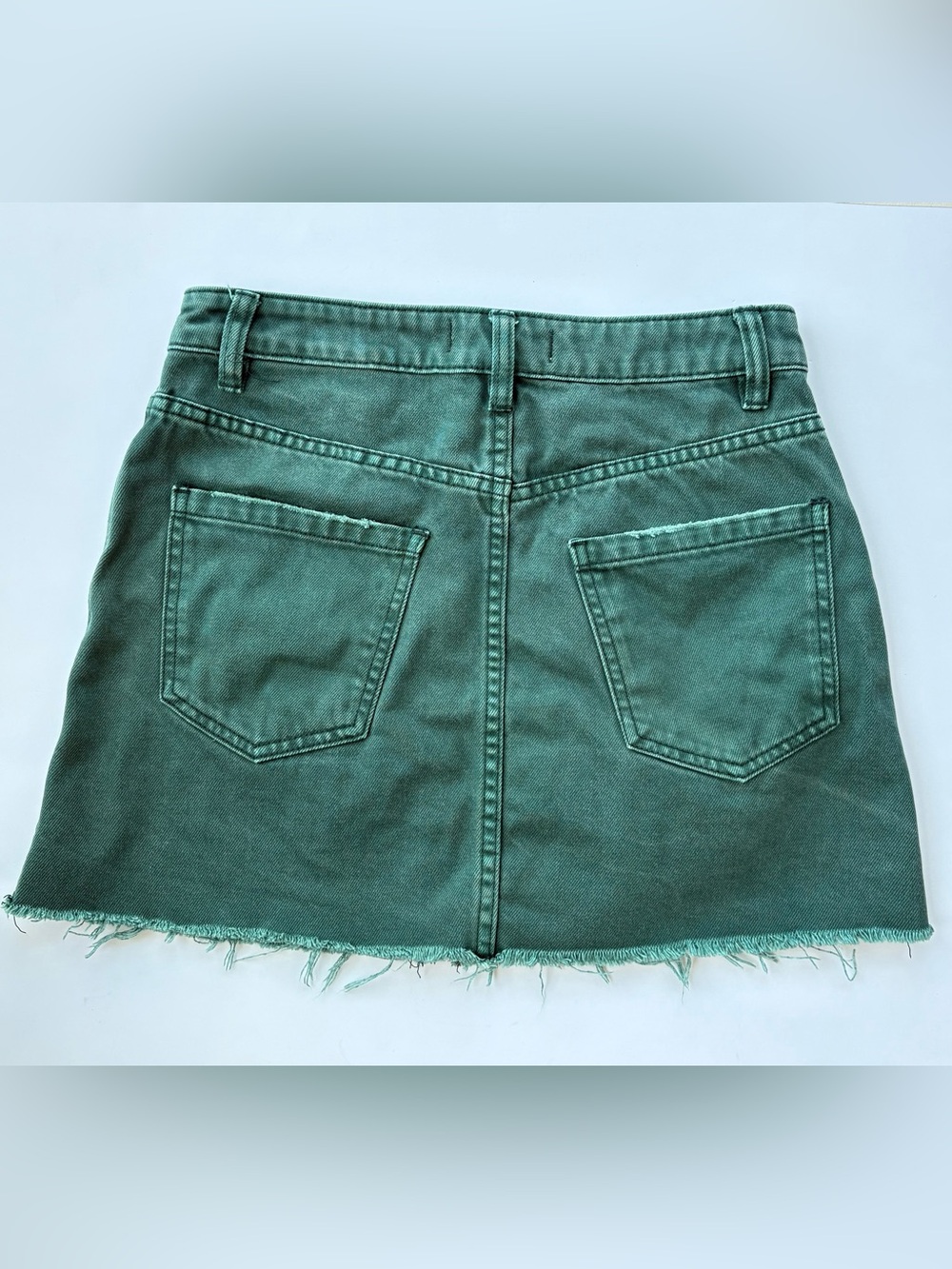 We The Free Green Denim Mini Skirt Size 26 Front Zip Raw Hem Utility Boho - Picture 7 of 7